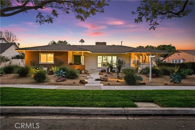 Property photo for 1041 E Burlinghall DR, Long Beach, CA