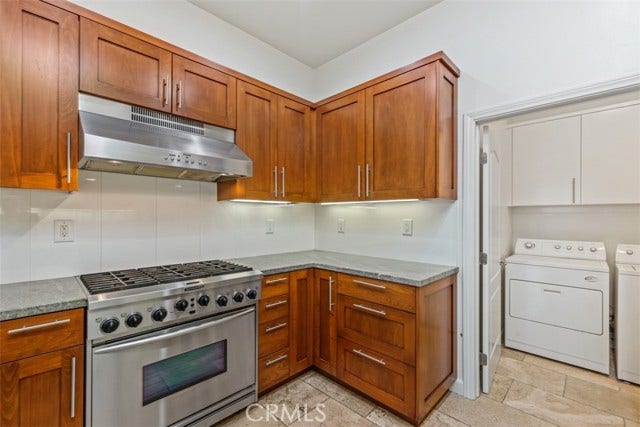 11 Sorrento CT, Newport Coast, CA 92657 Ktichen