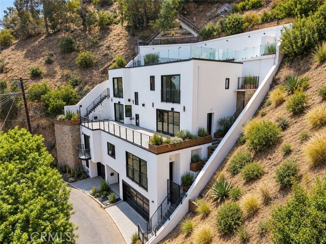 Property photo for 8633 Hollywood, Los Angeles, CA