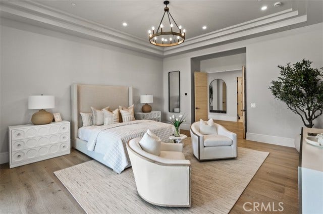 76 Hillcrest LN, Newport Beach, CA 92660