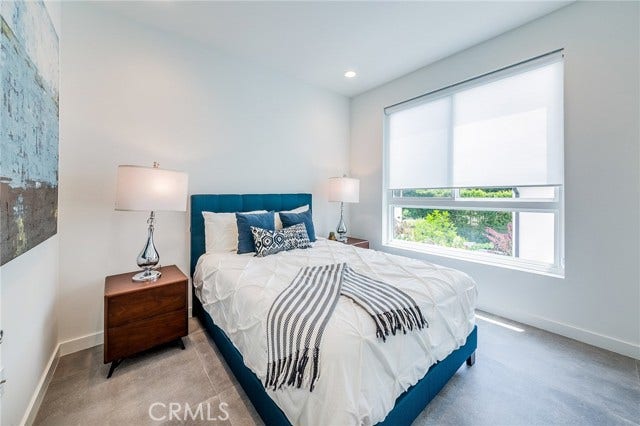 214 S Westmoreland, #3, Los Angeles, CA 90004 214 S Westmoreland, #3, Los Angeles, CA 90004