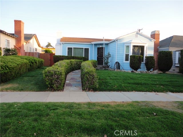Property photo for 404 W Hillsdale ST, Inglewood, CA