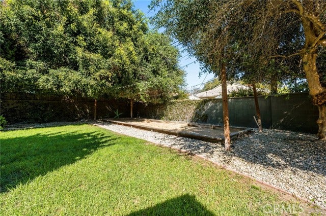 2000 Iroquois, Long Beach, CA 90815