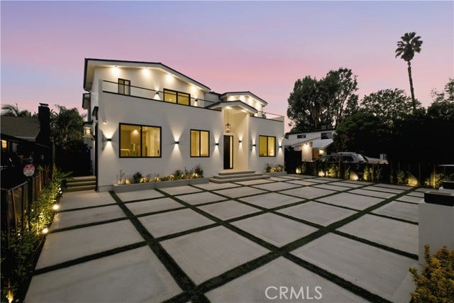 22518 Burbank, Woodland Hills, CA 91367 22518 Burbank, Woodland Hills, CA 91367