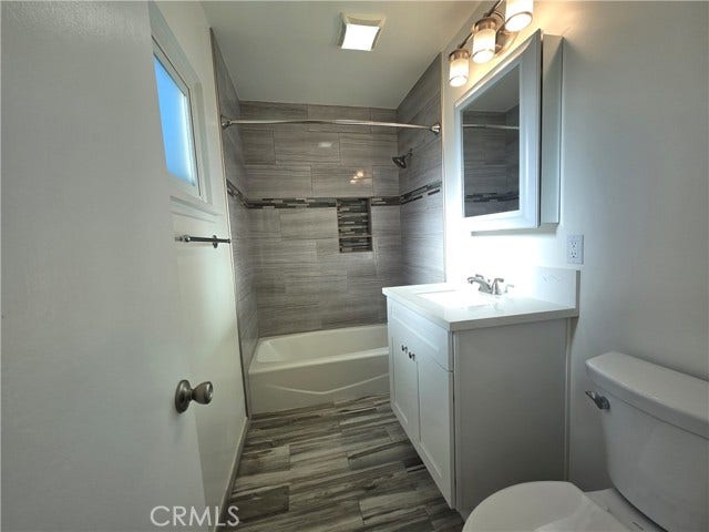 Rear Studio bathroom