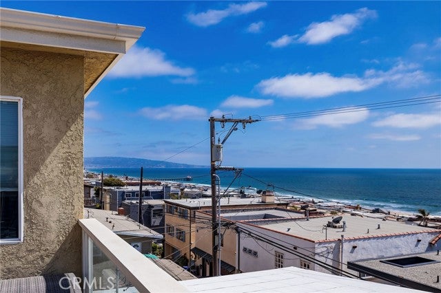 Property photo for 319 26th Place, Manhattan Beach, CA