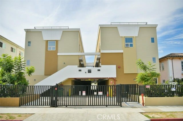 Property photo for 1509 S Gramercy PL, Los Angeles, CA
