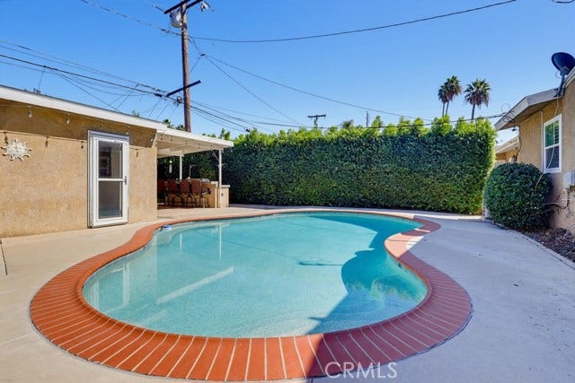 1901 E 63rd, Long Beach, CA 90805 Back yard inviting sparkling pool, door to bonus pool room and built in bbq area.