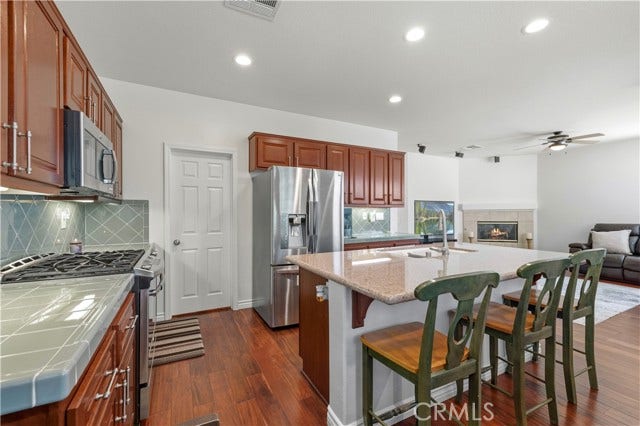 28473 Connick PL, Saugus, CA 91350