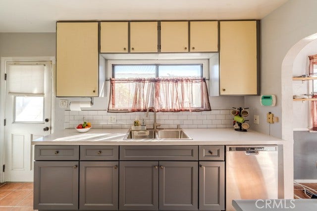 1539 W 94th PL, Los Angeles, CA 90047 1539 W 94th PL, Los Angeles, CA 90047