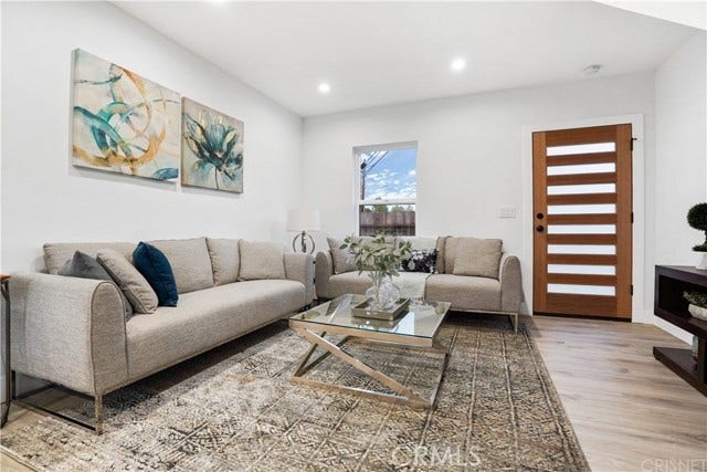 18060 Oxnard ST, Encino, CA 91316