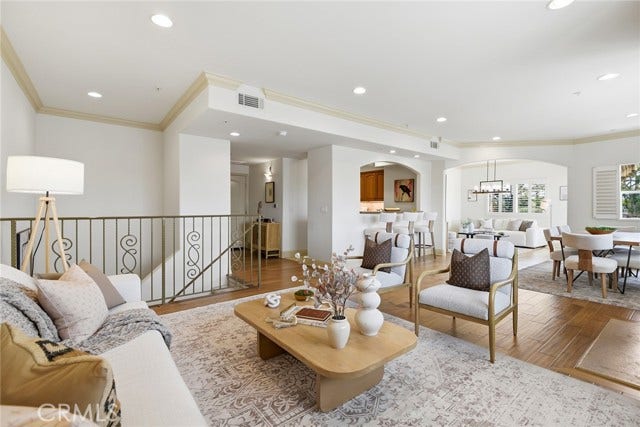 Property photo for 11540 Moorpark ST, #401, Studio City, CA
