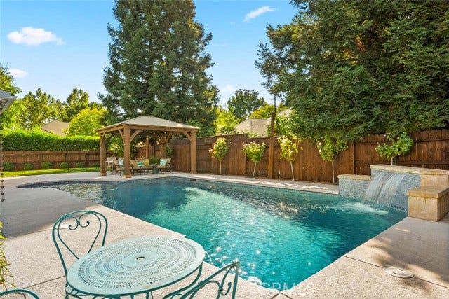 1 London CT, Chico, CA 95973
