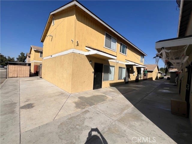 6109 S H ST, Bakersfield, CA 93304