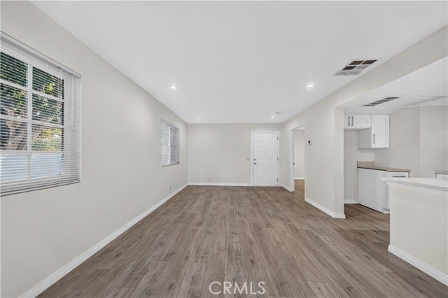 7025 Glade Ave, #2, Canoga Park, CA 91303 7025 Glade Ave, #2, Canoga Park, CA 91303
