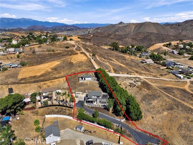 19015 Envoy, Corona, CA 92881