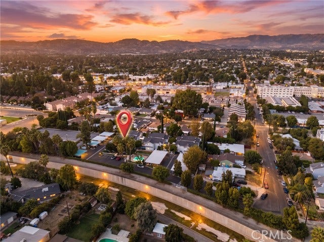 7025 Glade Ave, #2, Canoga Park, CA 91303 7025 Glade Ave, #2, Canoga Park, CA 91303