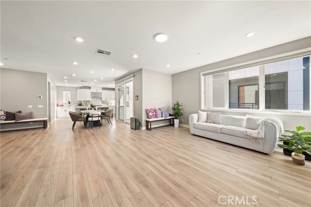 253 Waypoint, Tustin, CA 92782