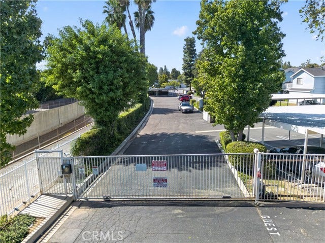 7025 Glade Ave, #2, Canoga Park, CA 91303 7025 Glade Ave, #2, Canoga Park, CA 91303