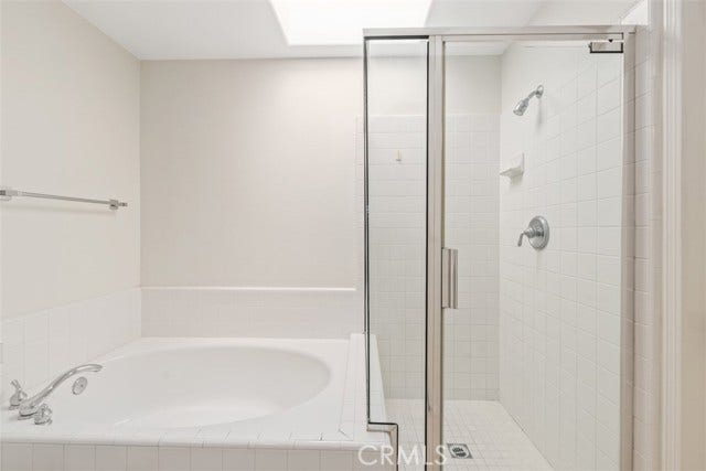 11 Sorrento CT, Newport Coast, CA 92657 Master Bathroom