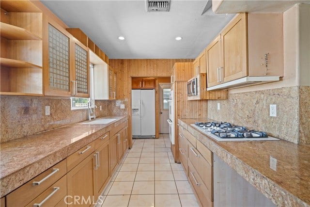 10561 Marklein, Mission Hills, CA 91345