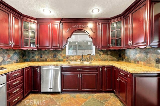 19015 Envoy, Corona, CA 92881