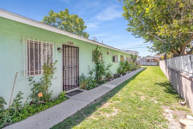 Property photo for 146 W 81st ST, Los Angeles, CA