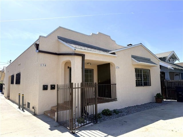 Property photo for 134 W 49th, Los Angeles, CA