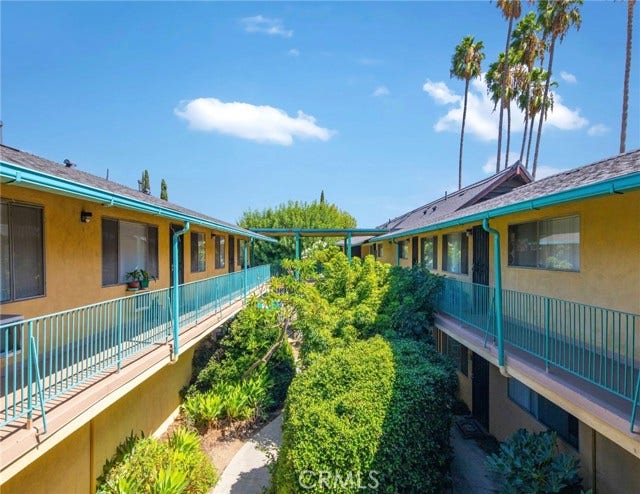 1817 E 2nd ST, Duarte, CA 91010