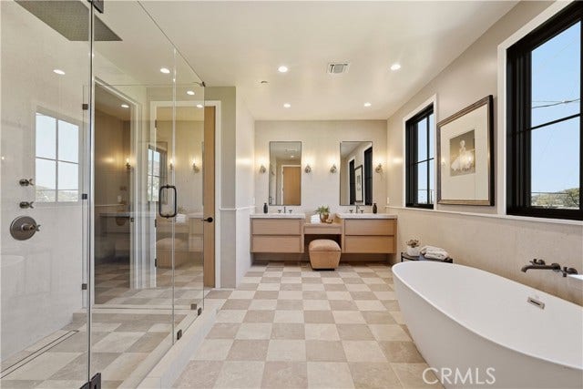 707 Wildomar ST, Pacific Palisades, CA 90272