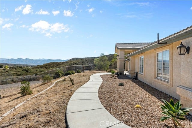 3950 Coriander Drive, Hesperia, CA 92345