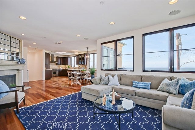 Property photo for 320 33rd Place, Manhattan Beach, CA