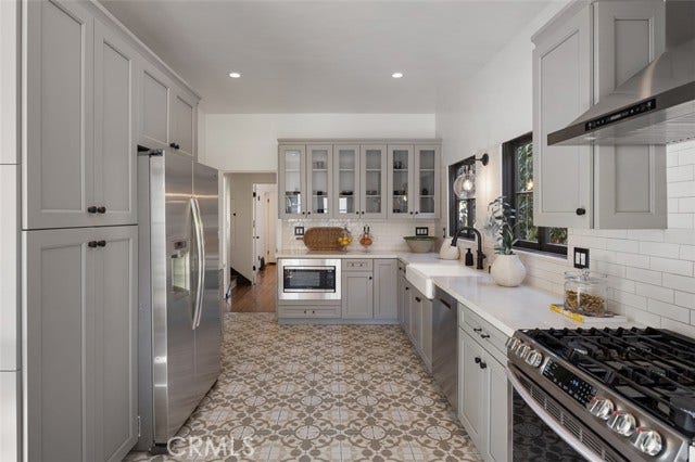 2098 Roosevelt, Altadena, CA 91001