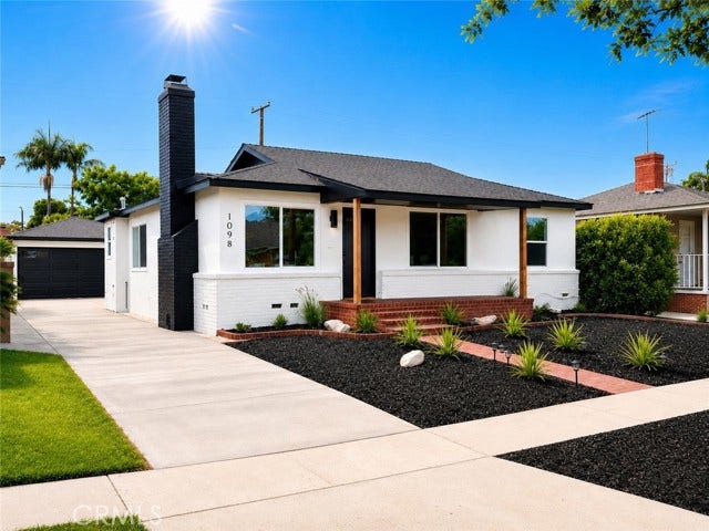 Property photo for 1098 E Ridgewood, Long Beach, CA