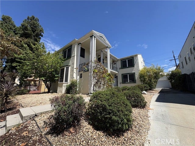 Property photo for 116 1/2 S Kenmore, Los Angeles, CA
