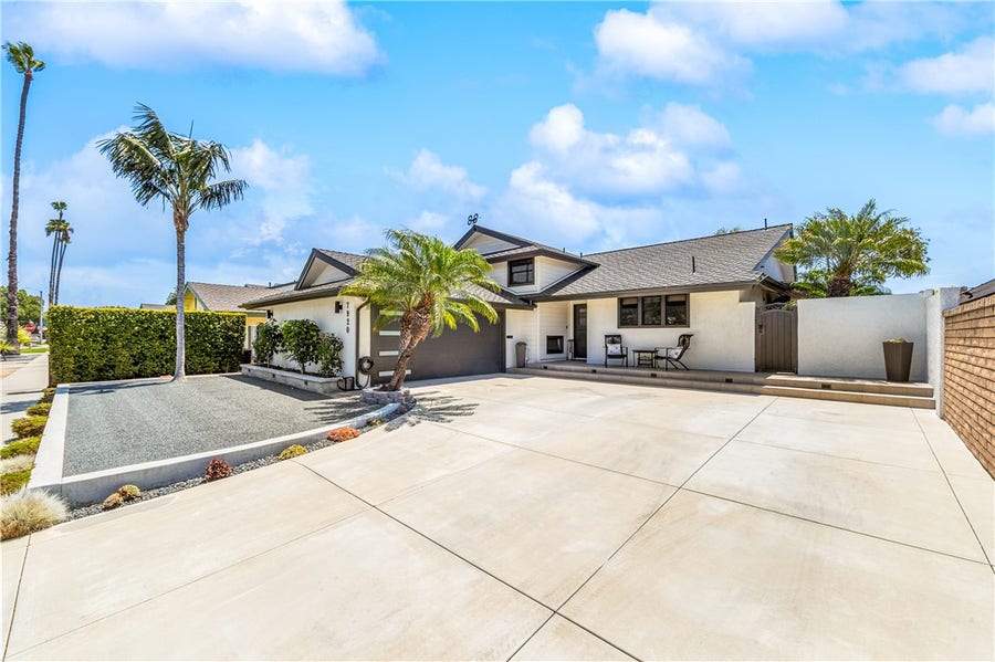 Property photo for 7920 E Tarma ST, Long Beach, CA