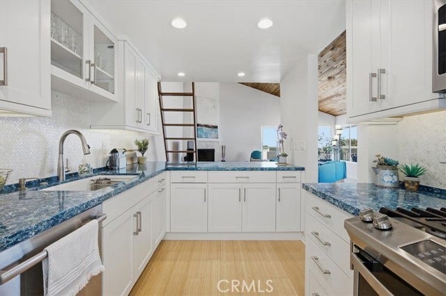 941 1st ST, Hermosa Beach, CA 90254