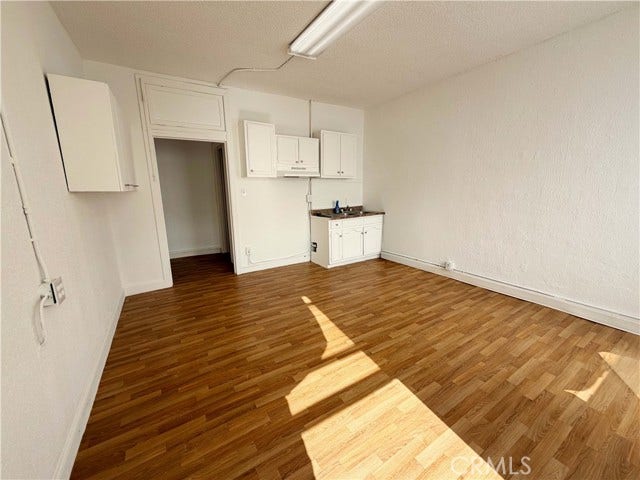 Property photo for 256 Florence AVE, #202, Los Angeles, CA