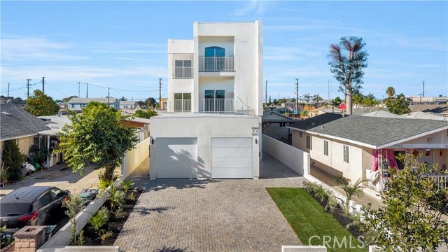 Property photo for 10905 Dalerose AVE, Inglewood, CA