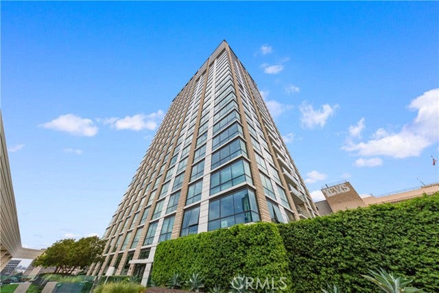 Property photo for 400 S Broadway, #1607, Los Angeles, CA