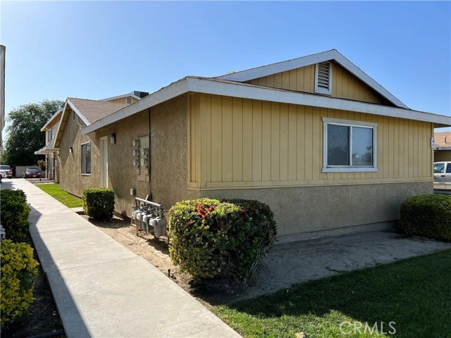 6109 S H ST, Bakersfield, CA 93304