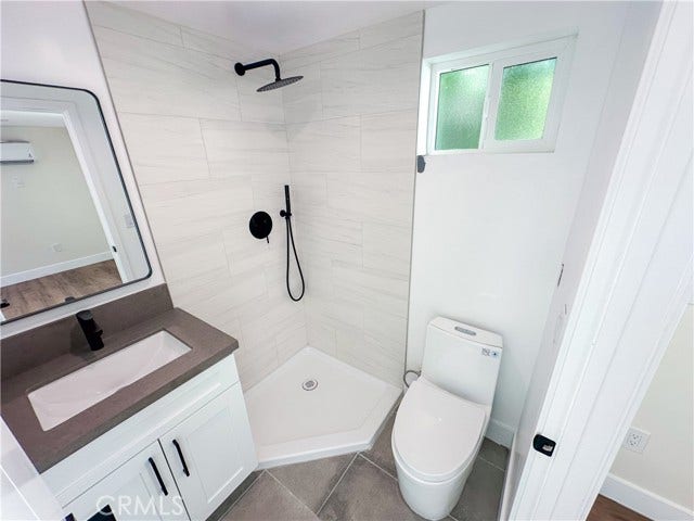 Property photo for 2931 1/2 S Redondo BLVD, Los Angeles, CA