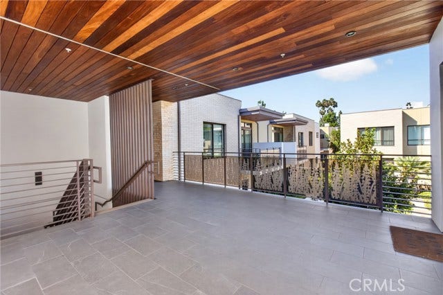 125 Hurlbut ST, #202, Pasadena, CA 91105