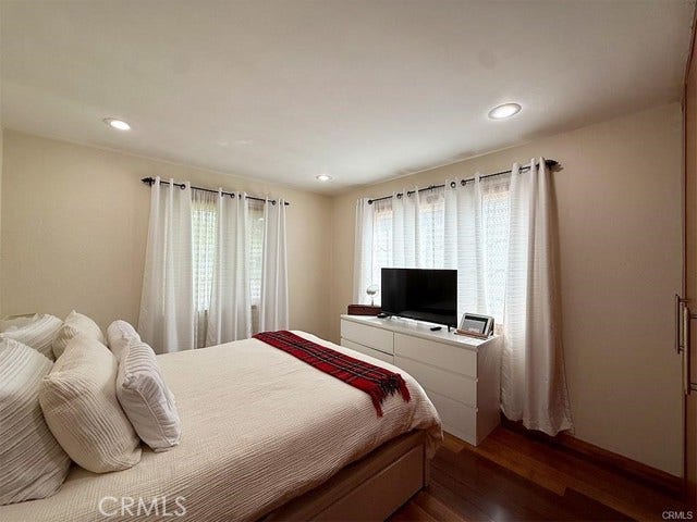555 Hickory LN, Pasadena, CA 91103