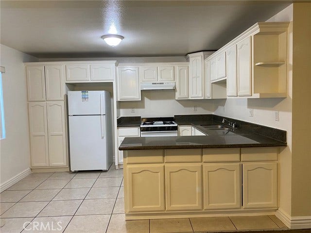 Property photo for 650 E 81st ST, Los Angeles, CA