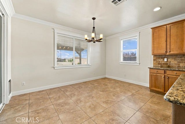 3945 Derby CIR, Lancaster, CA 93536