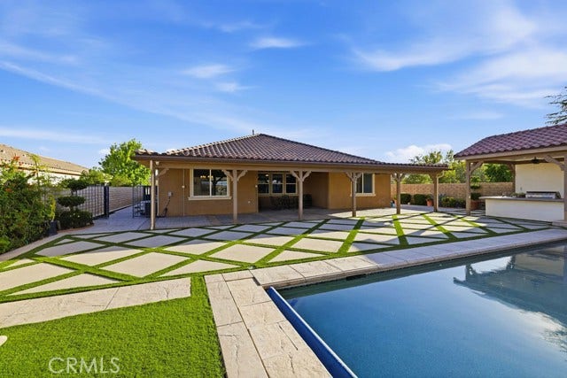 3945 Derby CIR, Lancaster, CA 93536
