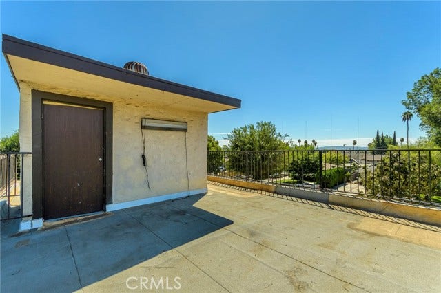 203 Benrud roof top area
