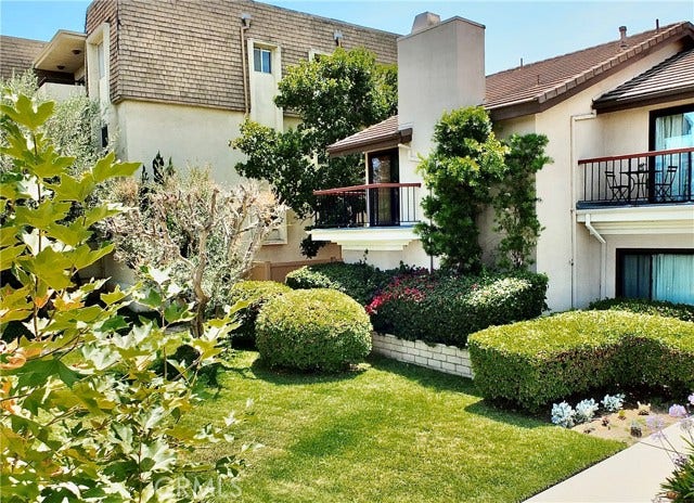 Property photo for 4015 N Virginia RD, #6, Long Beach, CA