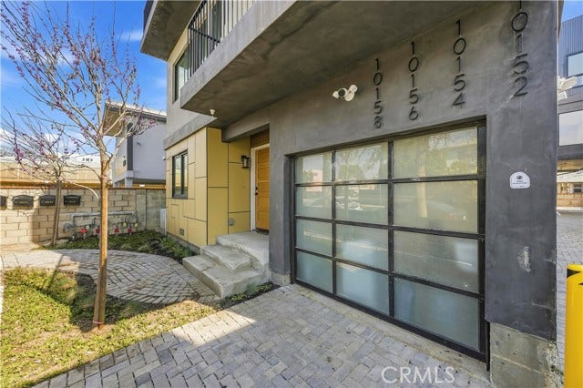 10158 Regent Street, Los Angeles, CA 90034
